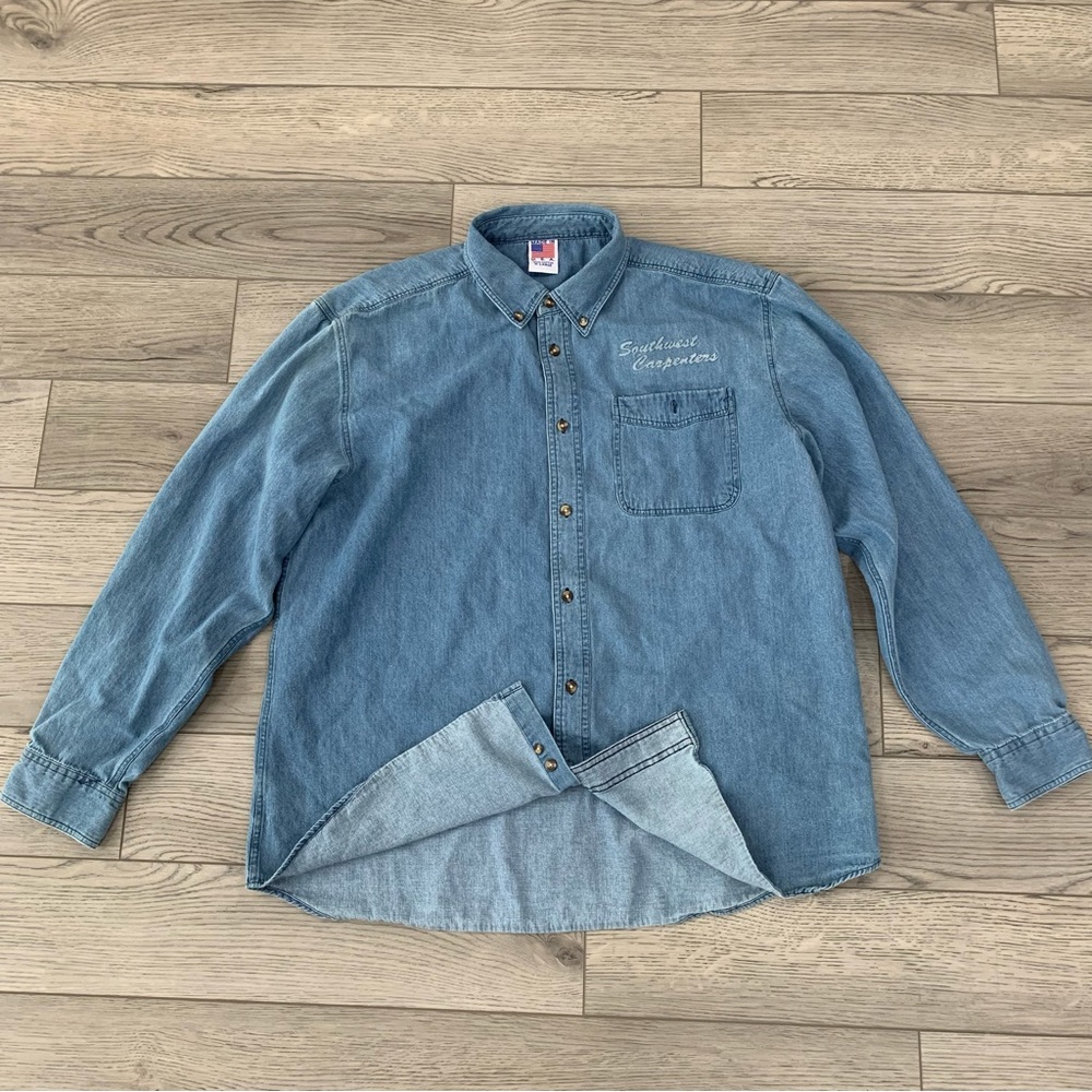 Vintage USA Mens Long Sleeve Denim Shirt Embossed Southwest Carpenters